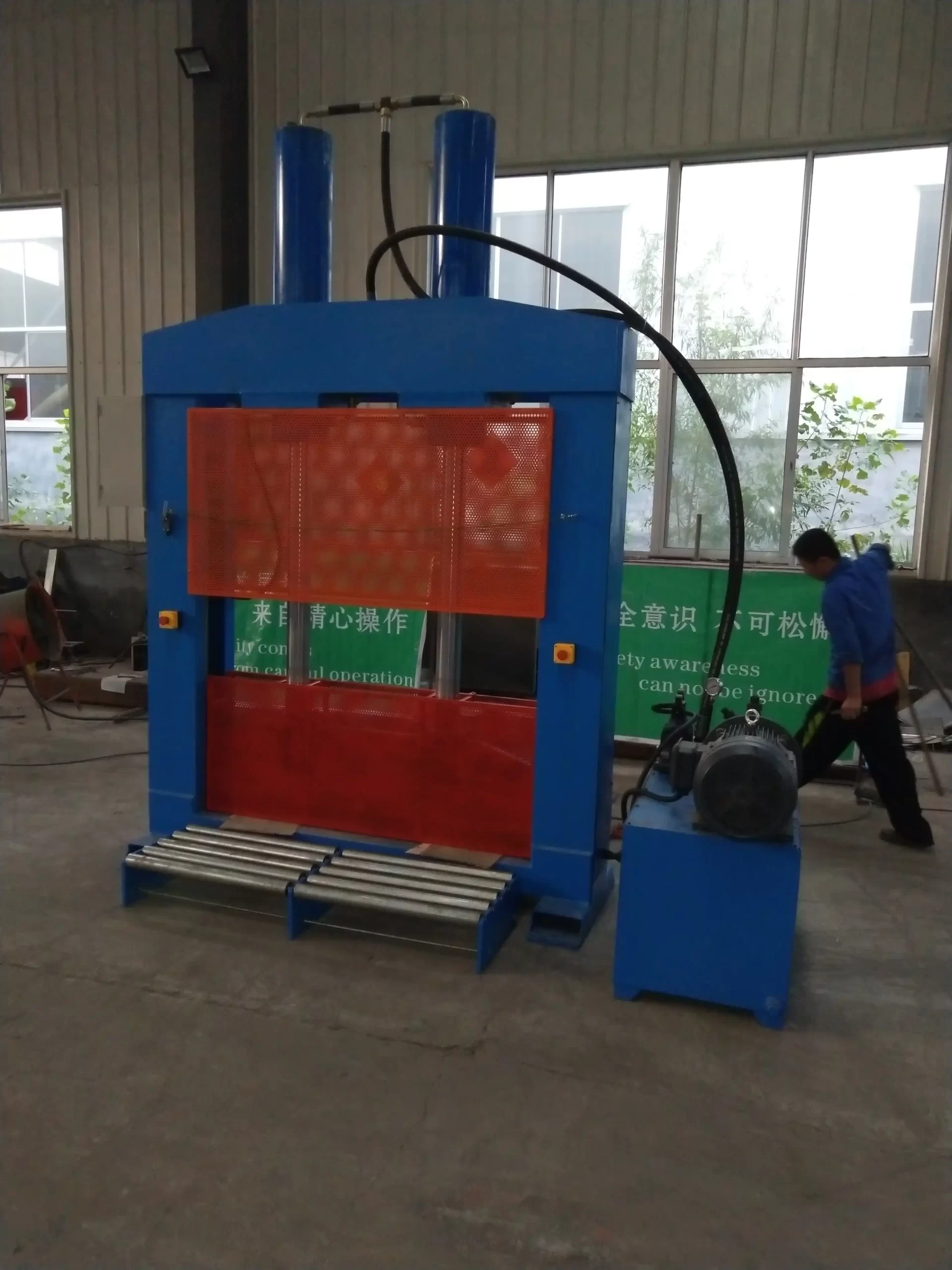 Гидравлическая режущая машина/резиновая машина для резки рулонов